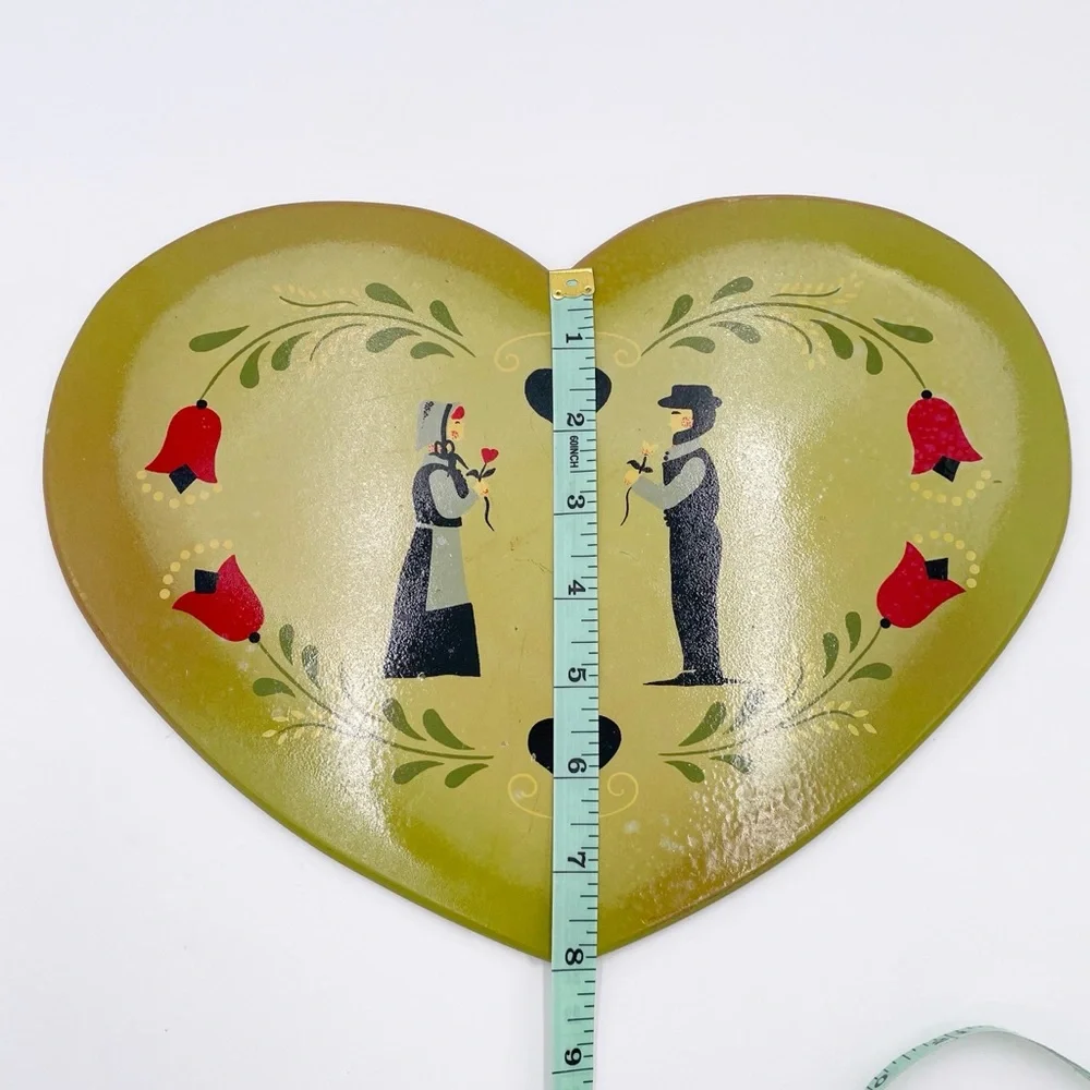 Vintage 1989 Carol Wright Pennsylvania Dutch Amish Couple Wall Art Heart Shaped